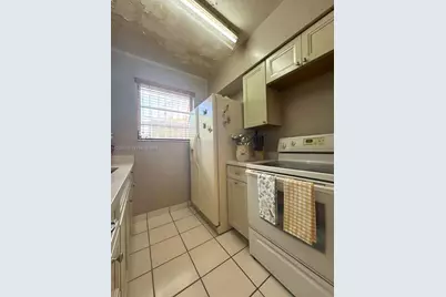 252 E 37th St, Hialeah, FL 33013 - Photo 17