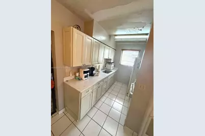252 E 37th St, Hialeah, FL 33013 - Photo 15