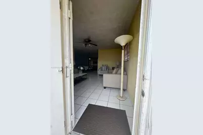252 E 37th St, Hialeah, FL 33013 - Photo 7