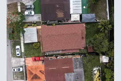 252 E 37th St, Hialeah, FL 33013 - Photo 3