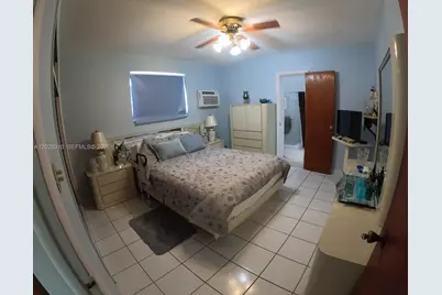 252 E 37th St, Hialeah, FL 33013 - Photo 25