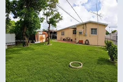 252 E 37th St, Hialeah, FL 33013 - Photo 49