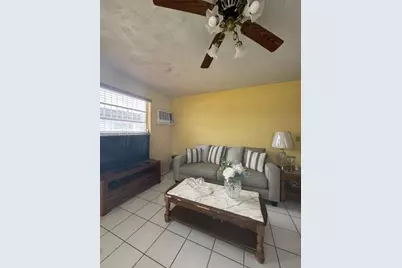 252 E 37th St, Hialeah, FL 33013 - Photo 9
