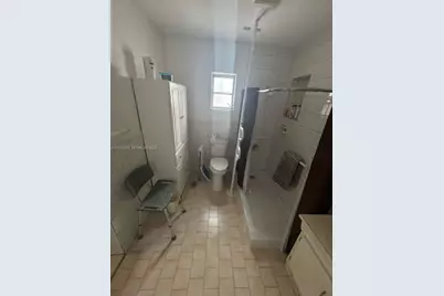 252 E 37th St, Hialeah, FL 33013 - Photo 27