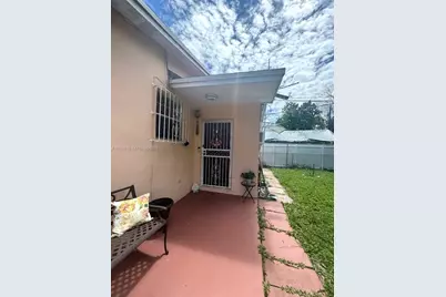 252 E 37th St, Hialeah, FL 33013 - Photo 43