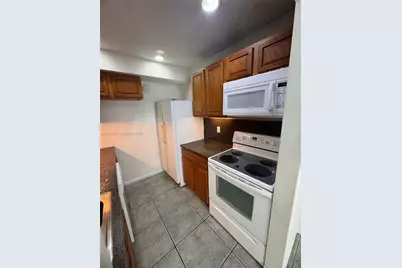 2120 Sherwood Forest Blvd #30, West Palm Beach, FL 33415 - Photo 5