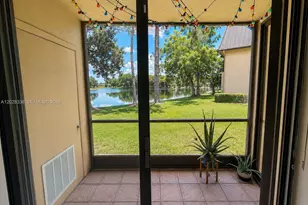 101 NW 93rd Ave, Pembroke Pines, FL 33024 - Photo 11