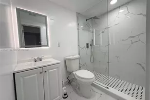 6520 W 8th Ln, Hialeah, FL 33012 - Photo 9