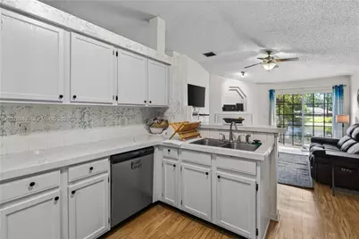 1641 Spring Oaks Ln, Jacksonville, FL 32221 - Photo 5