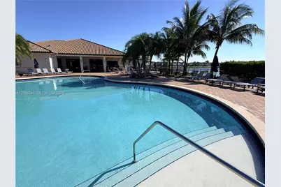 9717 W 34th Ln, Hialeah, FL 33018 - Photo 21