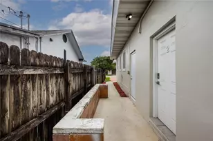 2204 McKinley St, Hollywood, FL 33020 - Photo 11