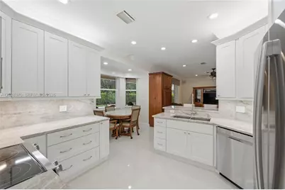 2608 Oakbrook Ct, Weston, FL 33332 - Photo 11