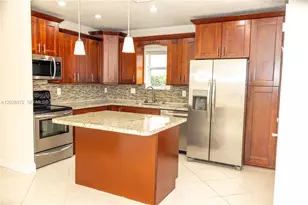 10560 NW 57th Ct, Coral Springs, FL 33076 - Photo 7