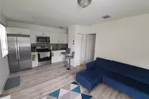 2392 NW 9th St, Miami, FL 33125 - Photo 7