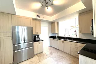 3340 NE 190th St, Aventura, FL 33180 - Photo 9