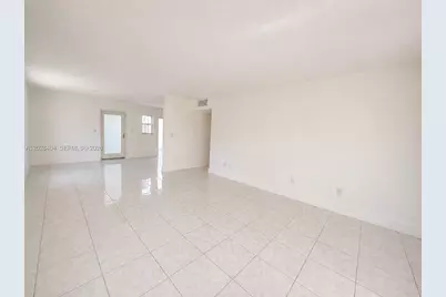 1400 Lincoln Rd #301, Miami Beach, FL 33139 - Photo 7