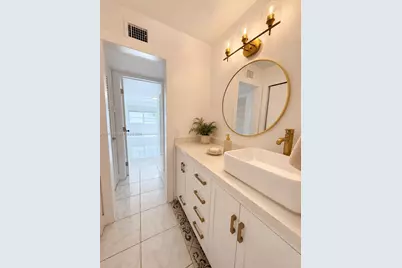 1400 Lincoln Rd #301, Miami Beach, FL 33139 - Photo 17