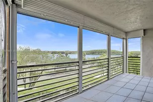 901 Colony Point Cir, Pembroke Pines, FL 33026 - Photo 29