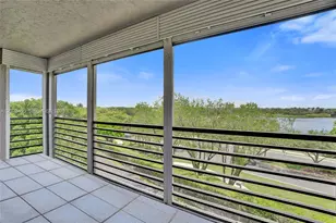901 Colony Point Cir, Pembroke Pines, FL 33026 - Photo 27