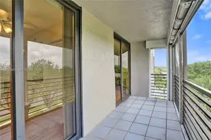 901 Colony Point Cir, Pembroke Pines, FL 33026 - Photo 29