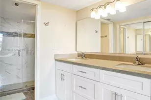 901 Colony Point Cir, Pembroke Pines, FL 33026 - Photo 21