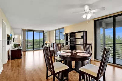 901 Colony Point Cir #501, Pembroke Pines, FL 33026 - Photo 1