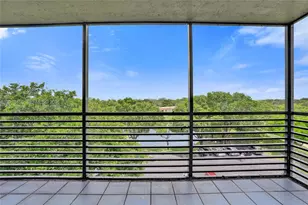 901 Colony Point Cir, Pembroke Pines, FL 33026 - Photo 13