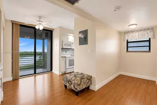 901 Colony Point Cir, Pembroke Pines, FL 33026 - Photo 3