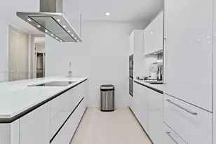 1000 Brickell Plaza, Miami, FL 33131 - Photo 7