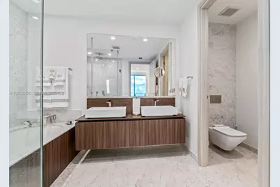 1000 Brickell Plz #PH6006, Miami, FL 33131 - Photo 17