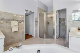 3852 Oak Ridge Cir, Weston, FL 33331 - Photo 21