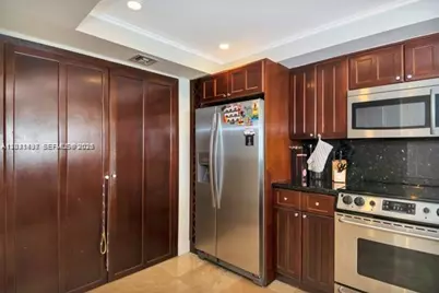 555 NE 15th St #16H, Miami, FL 33132 - Photo 9