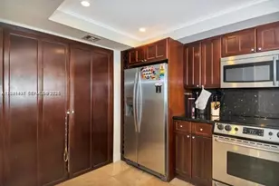 555 NE 15th St, Miami, FL 33132 - Photo 9