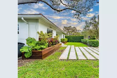 1223 NE 102nd St, Miami Shores, FL 33138 - Photo 27
