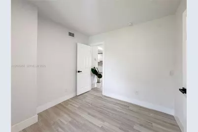 212 NW 28th Way, Fort Lauderdale, FL 33311 - Photo 13
