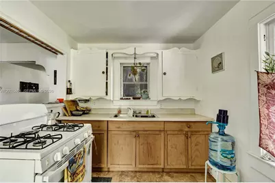 259 NE 57th St, Miami, FL 33137 - Photo 15