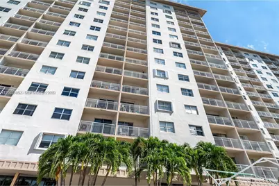400 Kings Point Dr #104, Sunny Isles Beach, FL 33160 - Photo 1