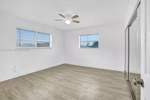 114 SE 8th St, Hallandale Beach, FL 33009 - Photo 15