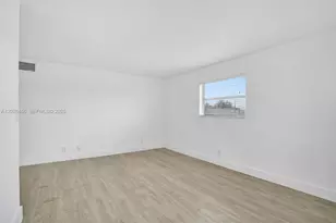114 SE 8th St, Hallandale Beach, FL 33009 - Photo 11