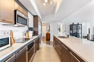 55 SE 6th St, Miami, FL 33131 - Photo 3