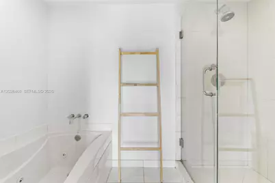55 SE 6th St #3303, Miami, FL 33131 - Photo 11