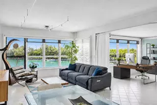 9102 W Bay Harbor Dr, Bay Harbor Islands, FL 33154 - Photo 7