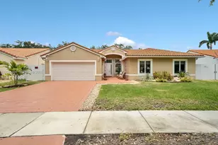 1910 SW 135th Way, Miramar, FL 33027 - Photo 3