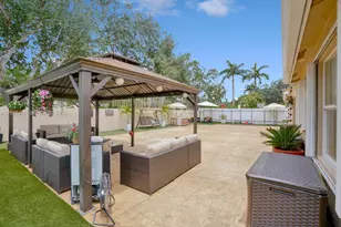 1910 SW 135th Way, Miramar, FL 33027 - Photo 5