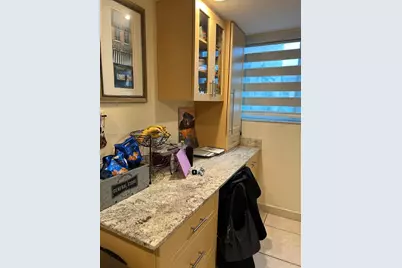 7033 NW 169th St, Hialeah, FL 33015 - Photo 5