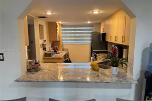 7033 NW 169th St, Hialeah, FL 33015 - Photo 11