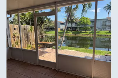 7033 NW 169th St, Hialeah, FL 33015 - Photo 7