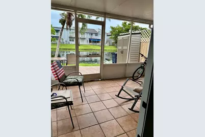 7033 NW 169th St, Hialeah, FL 33015 - Photo 11