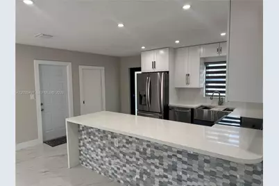 919 NE 4th Ct, Hallandale Beach, FL 33009 - Photo 9