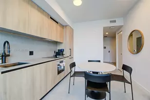 121 NE 5th St, Miami, FL 33132 - Photo 9